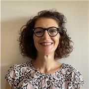 I am Italian and I live in Rome.
Passionate about cinema and books .... who has not yet decided whether to switch to kindle or not.
I like to take long walks with my dog, I love to travel, but also relax by the sea or cool in the mountains.
I am a love